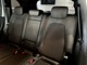 後席は使用感がさほど感じず、運転席・助手席同様にフロアカーペットも含めて清潔感があります。