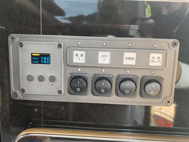 トヨタ ハイエース 2.7 グランドキャビン キャンピング仕様 ベットキッド 冷蔵庫 福岡県の詳細画像 その14