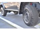 タイヤタイヤの溝・ヒビ等の状態や、ホイールの傷、曲がりも確認します。