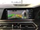 サラウンドビューシステム：トップビュー+3Dビュー、パノラマビューが含まれ車の周囲の状況をディスプレイで確認できます。スマートフォンからリモートで３Dビューで周囲を確認できます。