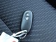 スマートキーです★鍵をバッグやポケットに入れたままでも、鍵の開け閉めはもちろんエンジンの始動もできます！ホントに便利ですよ♪