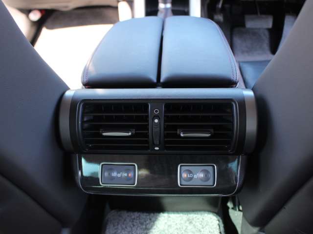 2011 Honda Legend – thumbnail 34