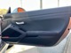 ドアノブは「ＲＳ」モデルの伝統でストラップ仕様！軽量化のためにインナードアハンドルも簡素化！車内側からは、写真のシルバーのストラップを引っ張るとドアが開く仕組みです！
