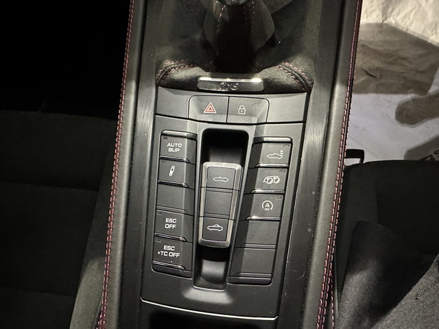 ポルシェ 718スパイダー 4.0 新車保証継承 マットホワイトラッピング 京都府の詳細画像 その19