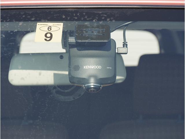 【ドライブレコーダー】安心・安全なカーライフに必須のドライブレコーダーを装備。あおり運転や事故に遭遇した際の状況も映像で記録し、万一のリスクに備えます。