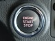 スマートスタートシステム：キーを室内に持ち込みブレーキを踏みながらこのボタンを押すとエンジンが始動します。
