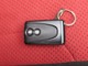 電子カードキーを携帯していれば、運転席・助手席のスイッチを押すだけでドアの施錠・解錠ができ、電子カードキーのスイッチを長押ししてもトランクが開く機能や、盗難防止に役立つイモビライザー機能付です。