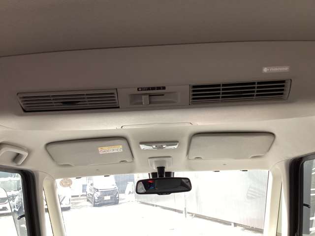 送風機がついておりますので車内の空気を循環させることも可能です。。