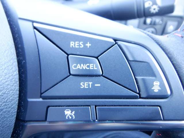 クルーズコントロール（Cruise Control）とは、アクセル操作なしでも車が自動でスピードを一定に保ってくれる機能