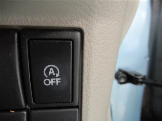 【アイドリングストップ】信号待ち等の間に一時停止した際にエンジンをストップする機能です。燃費が抑えられますし、環境への配慮、騒音の防止に繋がります。