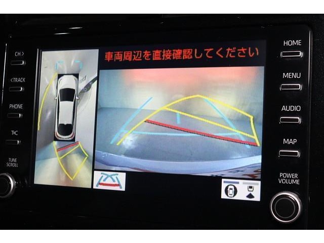パノラミックビューモニター付き。 バック時に車両周辺の映像も表示することで、目が届きにくい場所も確認できて安心です！