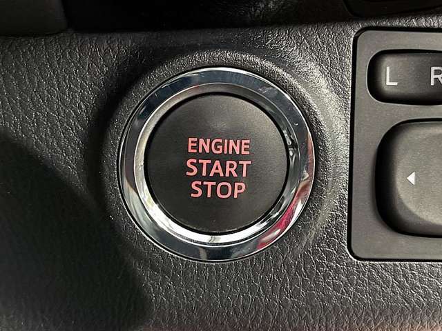 エンジンスタートはプッシュボタン式のため、キーを取り出す手間を省けます。