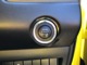 キーレスプッシュスタートシステム☆携帯リモコンを身に付けていれば、ボタン一つでエンジン始動が可能です☆カギは手持ちの鞄にいれたままでＯＫ！乗り込んだらすぐに発進！レッツゴー！！