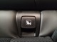 【スタートボタン】リモコンキーを持っているだけで起動可能なスタートボタン。オートスタート／ストップ機能も装備しており燃料消費量の軽減に貢献します。