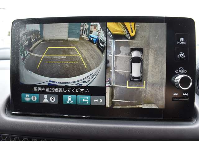 F/S/Bカメラ（マルチビューカメラシステム）が装備されていますので車庫入れ等、安心して運転できます。