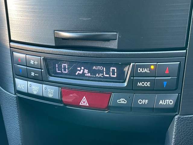 【オートライト】設定した温度を車が風量などで調整してくれます！