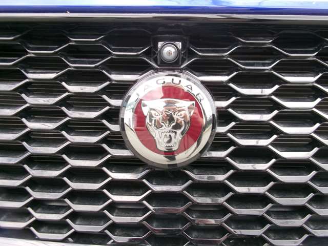 ジャガー Eペイス SE 2.0L P200 4WD 黒革Pシートヒーター付 MERIIANオーディオ 佐賀県の詳細画像 その16