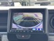 【バックカメラ】駐車時に後方が映像で見れます。お買い物などでの駐車時や、夜間のバック時に大活躍！運転スキルに関わらず、今や必須となった装備のひとつです！