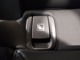 【スタートボタン】リモコンキーを持っているだけで起動可能なスタートボタン。オートスタート／ストップ機能も装備しており燃料消費量の軽減に貢献します。