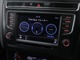ラジオやBluetooth、CD、MP3など各種メディアに対応する機能が、6.5型ディスプレイ上で、タッチスクリーン操作できる、VW純正インフォテイメントシステム「Composition Media」。