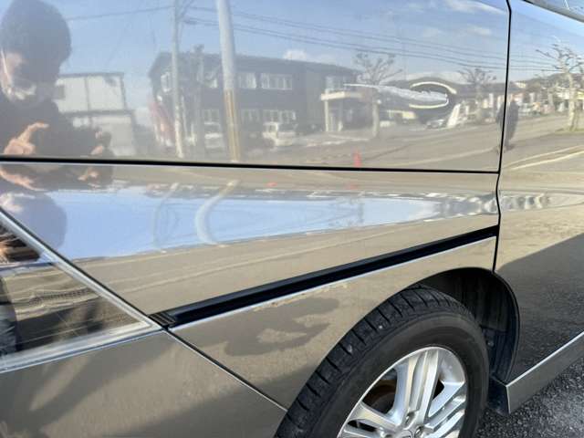 【凹み・傷】ご来店なしでも車の状態がわかるように、凹み傷の写真を掲載しております。