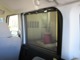 ☆リアドアには、引き出してガラスを覆うロールサンシェードを内蔵。直射日光を防いで車内を快適に保ちます☆