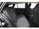 リヤシートは、座面の高さが適切で着座姿勢が良好で、包み込まれるようなフィット感です。
