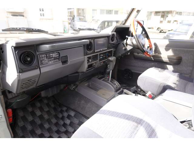 トヨタ ランドクルーザー70 4.2 ZX ディーゼル 4WD リフトアップ ジオランダーM/T 北海道の詳細画像 その11