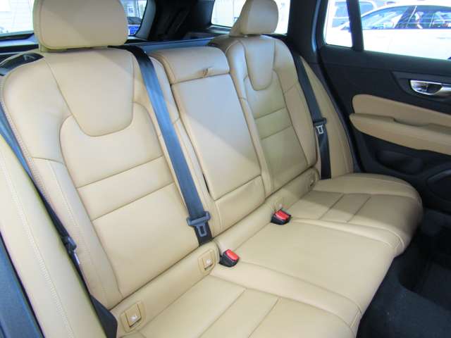 クライメートパッケージにより、後部座席でもシートヒーター機能がご利用いただけます。