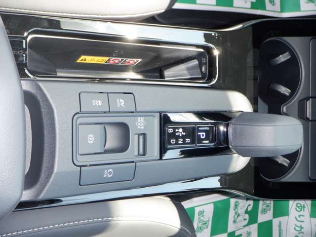 トヨタ プリウス 2.0 Z E-Four 4WD 12.3型ナビ パワーバックドア 寒冷地仕様 岩手県の詳細画像 その19