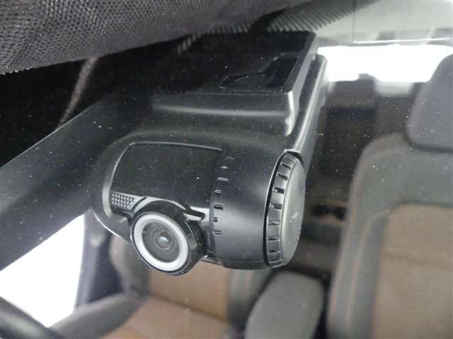 【ドラレコ】映像と音声を記録してくれるドライブレコーダーは、事故の際に確かな証拠になりますね。安心の装備です！