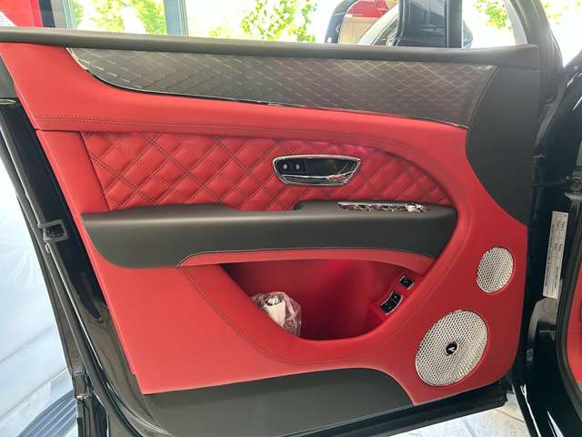 ベントレー ベンテイガ V8 4WD ファーストED 赤革インテリア メーカー保証 東京都の詳細画像 その18