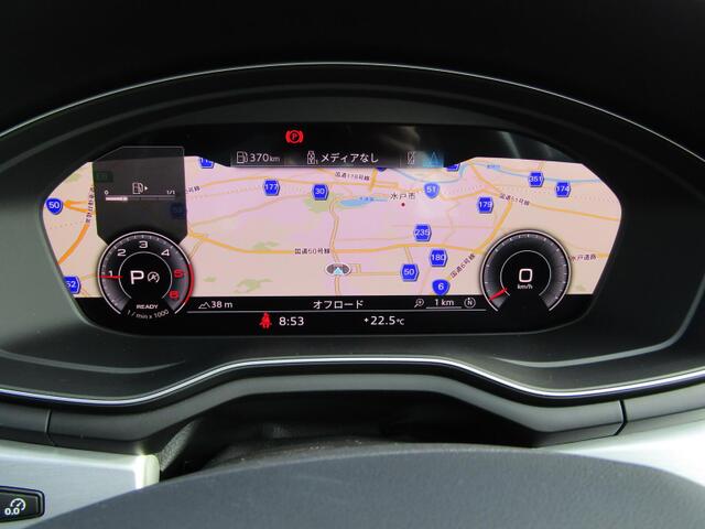 バーチャルコックピット『メーターパネル内に高解像度の液晶ディスプレイを配置。ディスプレイ内に地図が表示され、ナビゲーションの確認の際にドライバーは視線の移動を少なくすることができます。