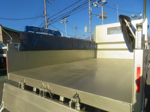 いすゞ エルフ 3.0 ダンプ フルフラットロー ディーゼルターボ 2トン 強化ダンプ 全低床 MT 4ナンバー 5MT 兵庫県の詳細画像 その19