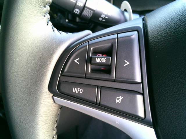 運転中でも手を離さずにオーディオの操作ができる『ステアリングスイッチ』機能があります！
