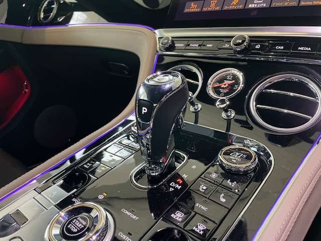 ベントレー コンチネンタルGT V8 4WD GT Sモデル カーボンエアロパーツ付 神奈川県の詳細画像 その11