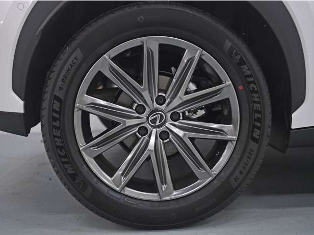 大径のタイヤを履きながら回転半径が5.2mという取り回しのしやすさも「LBX」のセリングポイント