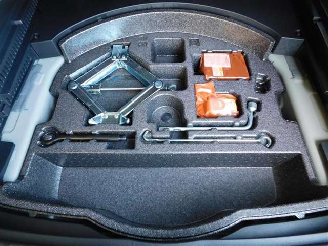 トヨタ RAV4 2.0 アドベンチャー 4WD JAOSプロテクターキット ナビ付きDA 福岡県の詳細画像 その12