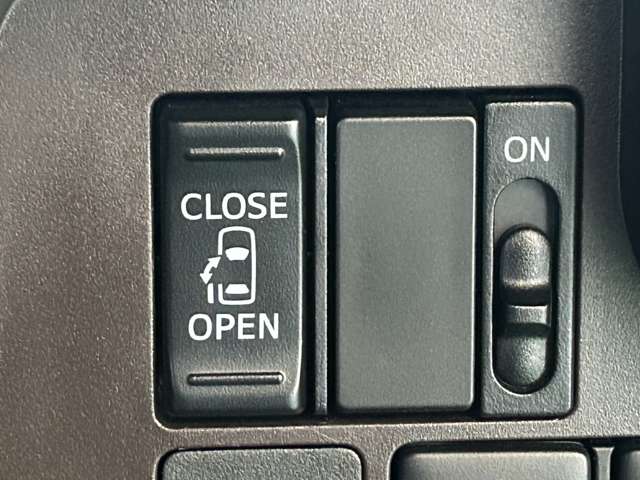 ☆★片側電動スライドドア☆★運転席からもボタンで開け閉めが可能です