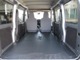 折り畳み式のリヤシートでゆとりある乗車スペースと広い荷室スペースを両立します。