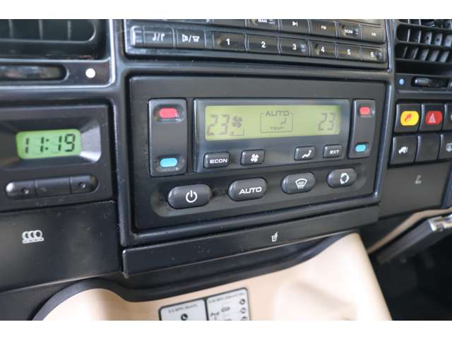 ランドローバー ディスカバリー SE 4WD ベージュハーフレザー ワンオーナー車 兵庫県の詳細画像 その12
