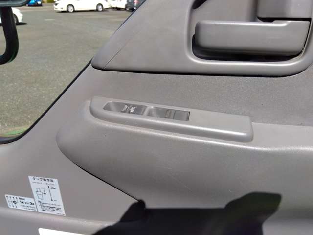 いすゞ エルフ 3.0 ダンプ フルフラットロー ディーゼルターボ 3t積 6速マニュアル 埼玉県の詳細画像 その16