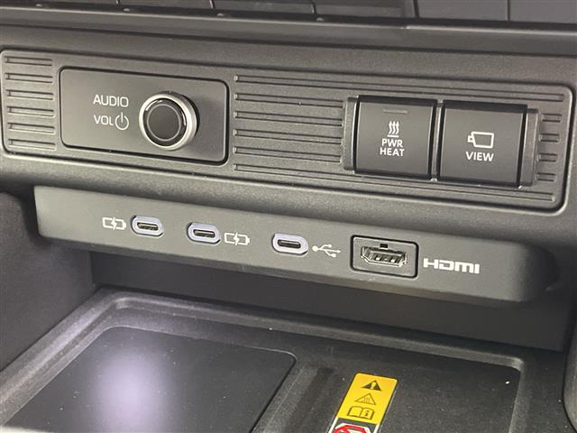 【運転席操作部】『運転席周辺の装備』の画像になります。快適なドライブを楽しむための機能が装備されています！運転席から触れるので使いやすいです！
