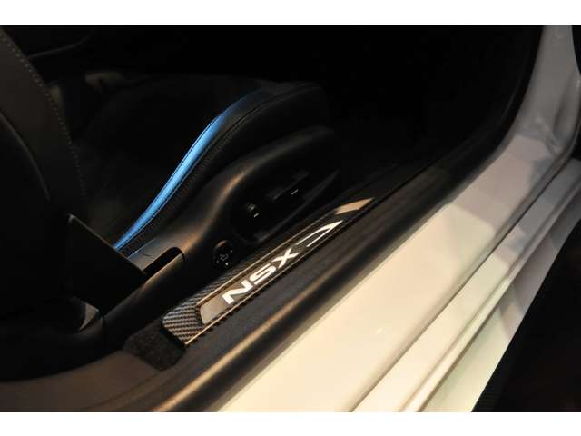 ホンダ NSX 3.5 4WD カーボンエクステリアPKG 130Rホワイト 東京都の詳細画像 その18