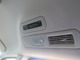 ツインオートエアコン付きです。後部座席でも温度調整が可能です。