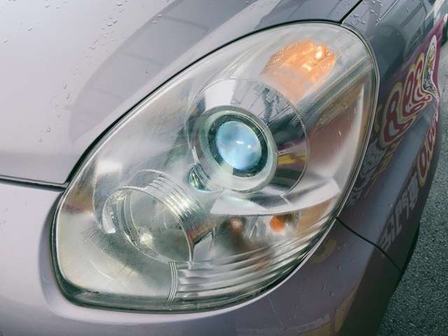 【HIDヘッドライト】従来のハロゲンヘッドライトよりも明るく白く広範囲を照らすヘッドライトです！安全運転を手助けしてくれます。