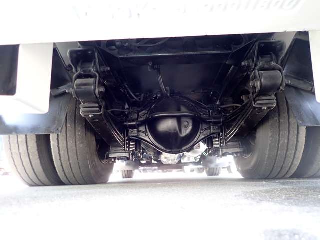 DPR(排ガス浄化装置)装着車 全低床(フルフラットロー) シャーシに腐食等見られません。