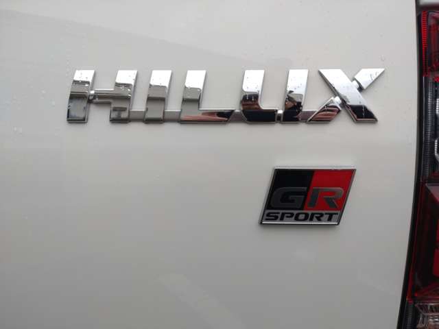 トヨタ ハイラックス 2.4 Z GRスポーツ ディーゼルターボ 4WD アクセルオートカスタムです 兵庫県の詳細画像 その10