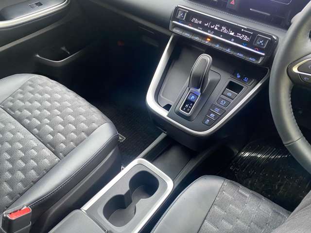 トヨタ ヴォクシー 1.8 ハイブリッド S-Z GRエアロキット オーディオPlus快適PKG 大阪府の詳細画像 その20