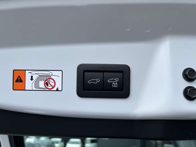 トヨタ プリウス 2.0 Z E-Four 4WD パノラマルーフ 寒冷地 全方位モニター 宮城県の詳細画像 その6